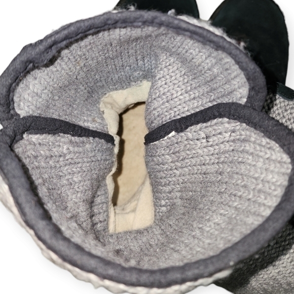 UGG Women's Nyla Sweater Boots‎ Black/Grey 8* - Picture 8 of 9